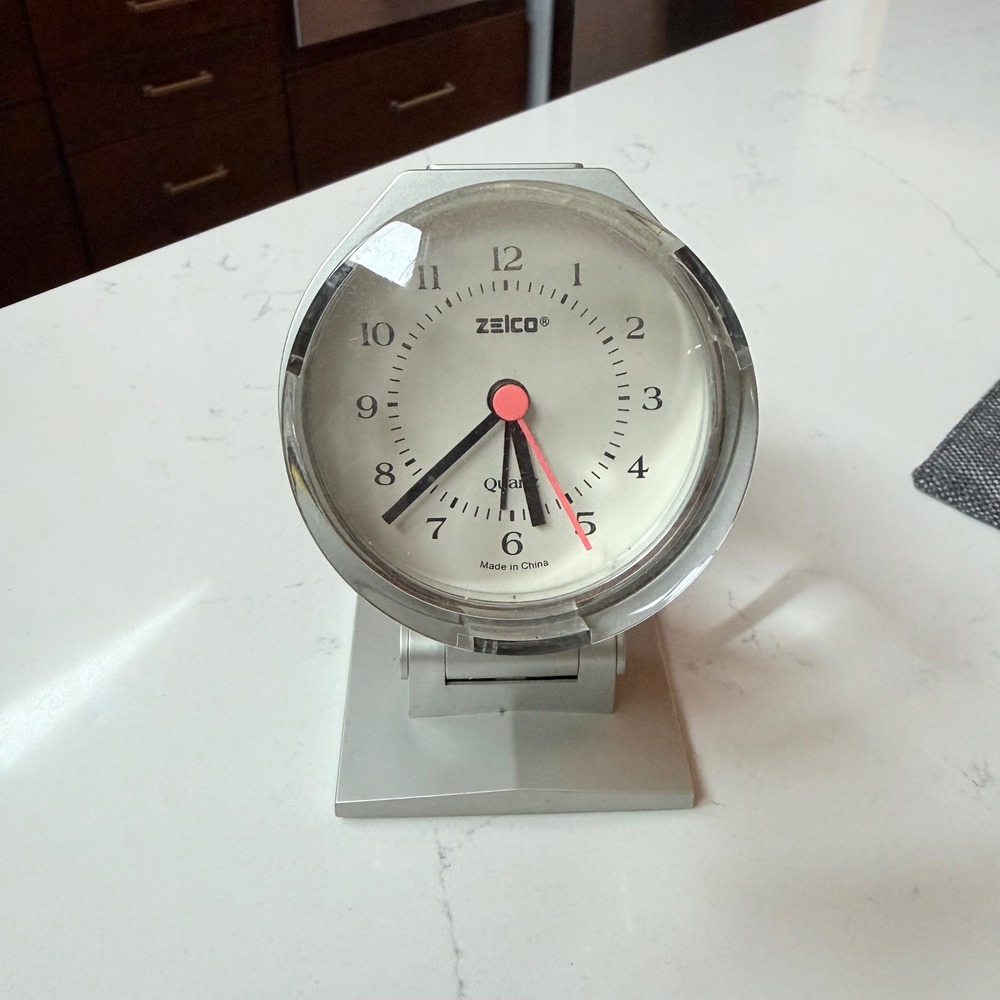 Vintage Zelco Quartz Pivoting Pocket‎ Watch Style Desk Clock Magnifying Lens